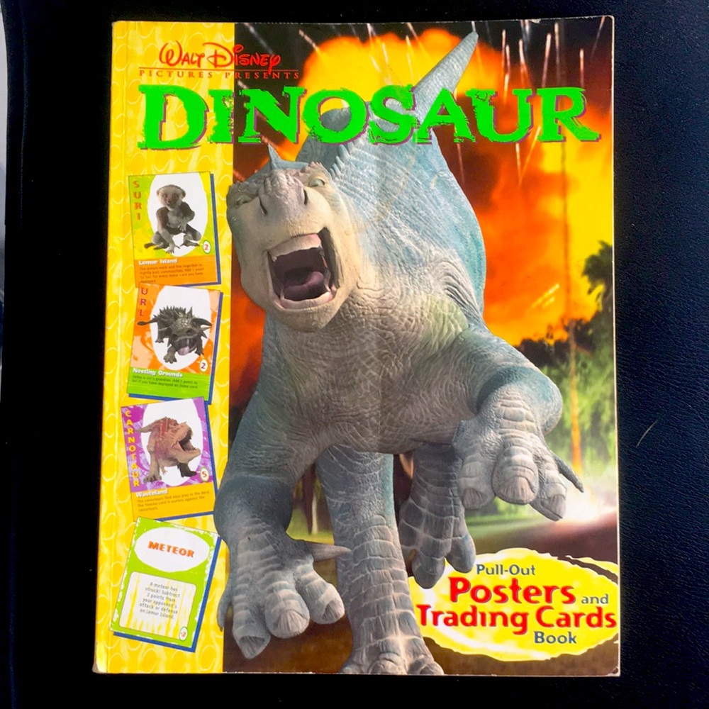 Dinosaur: Pull-Out Posters and Trading Cards Book